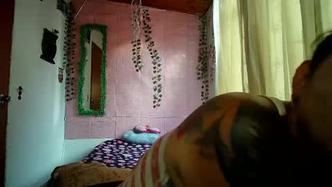 sexy lolas online show from 2, 4, 2026