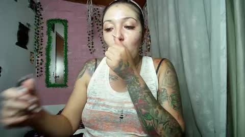 Snapshot of sexy_lolas chatting on 8, 4, 2026 sexy lolas online show from 8, 4, 2026