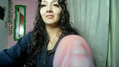 Snapshot of sexy_lolas chatting on 11, 4, 2026 sexy lolas online show from 11, 4, 2026