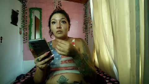 Snapshot of sexy_lolas chatting on 21, 4, 2026 sexy lolas online show from 21, 4, 2026