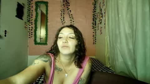 Snapshot of sexy_lolas chatting on 28, 4, 2026 sexy lolas online show from 28, 4, 2026