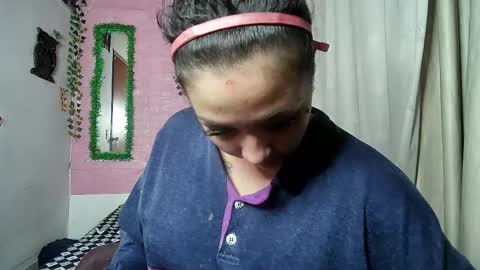 Snapshot of sexy_lolas chatting on 17, 5, 2026 sexy lolas online show from 17, 5, 2026