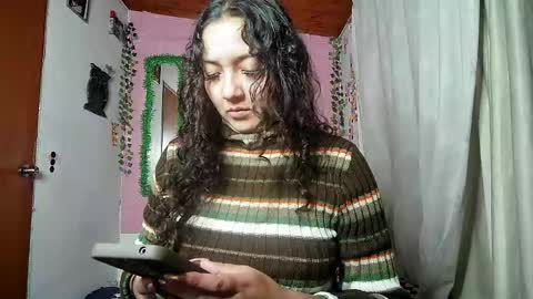 Snapshot of sexy_lolas chatting on 18, 5, 2026 sexy lolas online show from 18, 5, 2026
