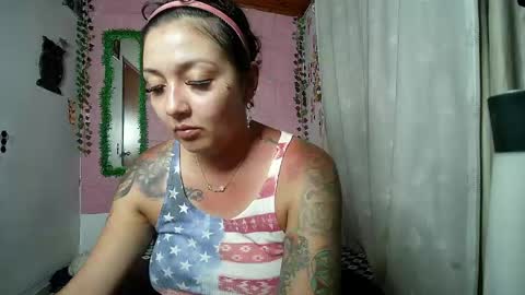 Snapshot of sexy_lolas chatting on 20, 5, 2026 sexy lolas online show from 20, 5, 2026