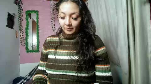 Snapshot of sexy_lolas chatting on 22, 5, 2026 sexy lolas online show from 22, 5, 2026