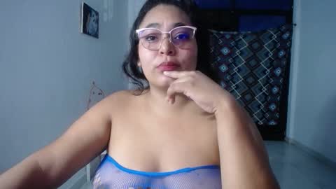 Snapshot of sexy_love_15 chatting on 2, 11, 2025 SIRENA LOVE online show from 2, 11, 2025
