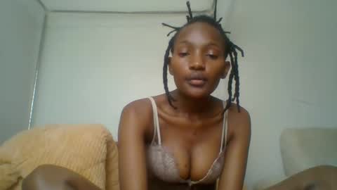 Snapshot of sexy_lucy012 chatting on 1, 2, 2025 sexy_lucy012 online show from 1, 2, 2025