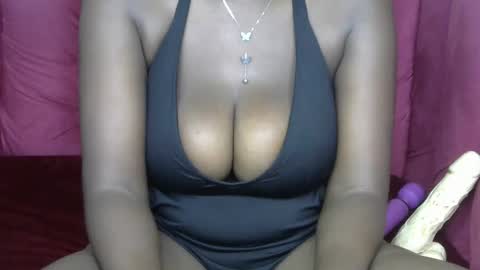 Snapshot of sexy_luna_22 chatting on 25, 10, 2025 Luna online show from 25, 10, 2025
