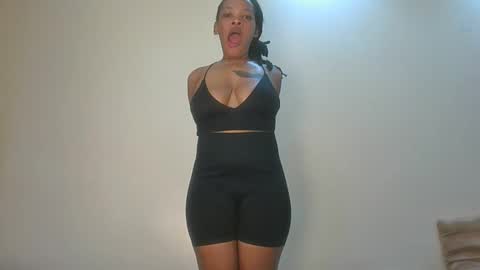 sexy_lyna online show from 4, 5, 2026
