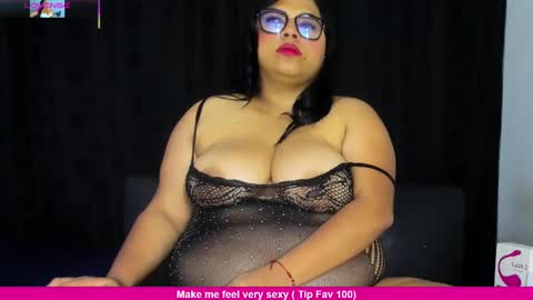 Jenny I am a freelance model online show from 25, 2, 2025