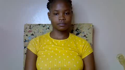 Snapshot of sexy_molyne chatting on 16, 4, 2026 Molyne online show from 16, 4, 2026