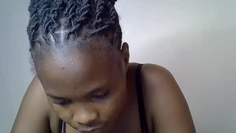 Snapshot of sexy_molyne chatting on 20, 4, 2026 Molyne online show from 20, 4, 2026