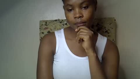 Snapshot of sexy_molyne chatting on 24, 4, 2026 Molyne online show from 24, 4, 2026