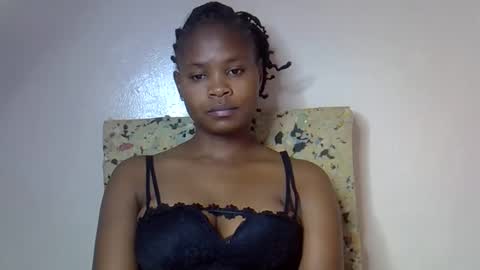 Snapshot of sexy_molyne chatting on 9, 5, 2026 Molyne online show from 9, 5, 2026