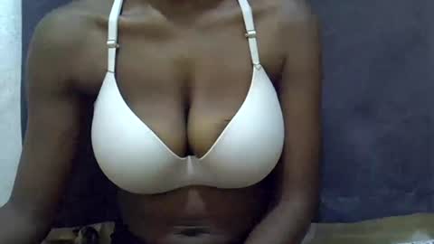 sexy_peach4 online show from 18, 6, 2026