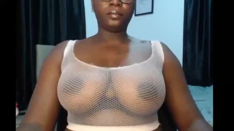 Snapshot of sexy_pearl12 chatting on 8, 5, 2026 zoe online show from 8, 5, 2026