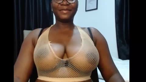 Snapshot of sexy_pearl12 chatting on 30, 5, 2026 zoe online show from 30, 5, 2026