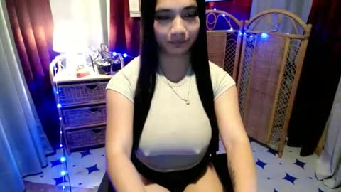 Snapshot of sexy_pussy143 chatting on 7, 5, 2026 angela online show from 7, 5, 2026