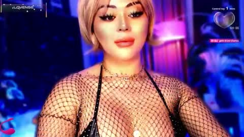 Snapshot of sexy_quickie chatting on 20, 10, 2025 KATH online show from 20, 10, 2025