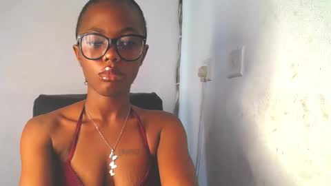 Snapshot of sexy_slimebony chatting on 26, 10, 2025 Rae online show from 26, 10, 2025