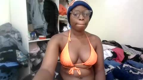 Snapshot of sexy_tatty2 chatting on 14, 10, 2025 sexy_tatty2 online show from 14, 10, 2025