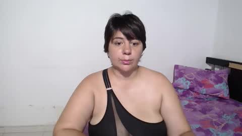 Snapshot of sexy_ticki chatting on 15, 12, 2025 janel online show from 15, 12, 2025