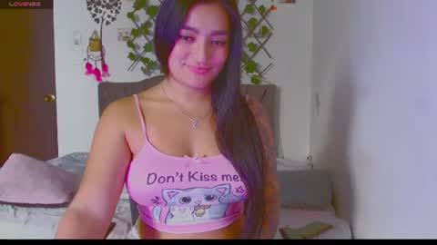 Snapshot of sexy_violett18 chatting on 17, 7, 2026 sexy_violett18 online show from 17, 7, 2026