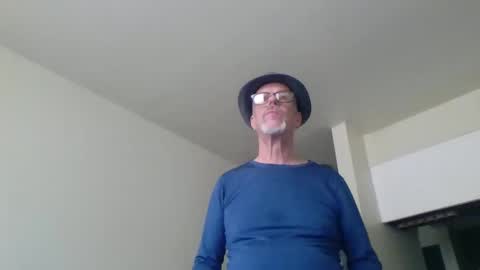 Daddy online show from 5, 3, 2025