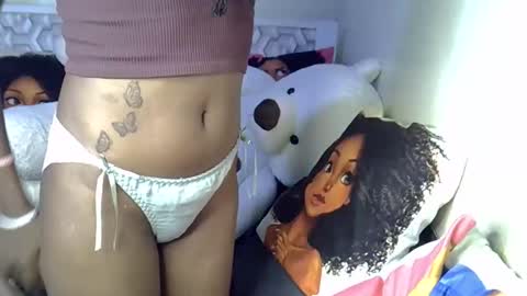 Snapshot of sexy_yello chatting on 25, 3, 2026 Bantu girl online show from 25, 3, 2026