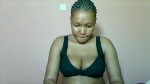 Snapshot of sexyapple2002 chatting on 28, 10, 2025 sexyapple2002 online show from 28, 10, 2025