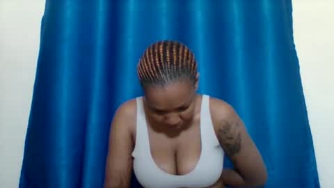 sexyapple2002 online show from 13, 5, 2026