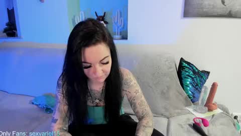 Snapshot of sexyariel15 chatting on 10, 3, 2025 SexyAriel15 online show from 10, 3, 2025