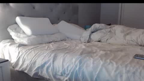 Sexyblonde4u58 online show from 29, 10, 2025