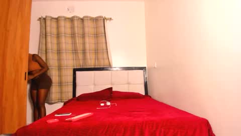 sexybootydoll online show from 16, 3, 2026