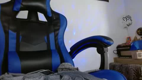 Snapshot of sexyboy_bigclit chatting on 28, 11, 2025 Iker online show from 28, 11, 2025