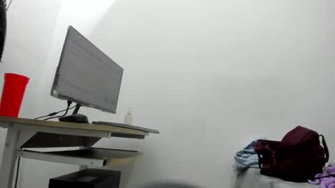 sexybrown_2005 online show from 9, 11, 2025