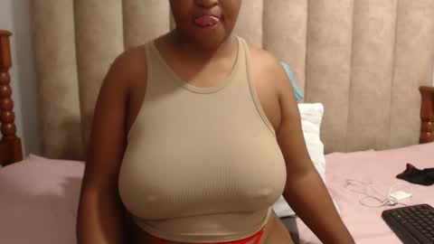 Snapshot of sexybustyxx chatting on 19, 3, 2026 sexybustyxx online show from 19, 3, 2026