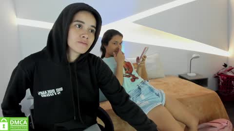 Snapshot of sexychanell_18 chatting on 14, 12, 2024 chanell and yina online show from 14, 12, 2024