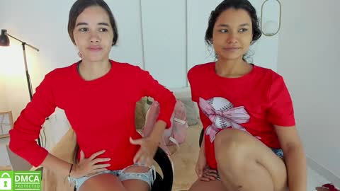 Snapshot of sexychanell_18 chatting on 15, 12, 2024 chanell and yina online show from 15, 12, 2024