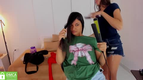 Snapshot of sexychanell_18 chatting on 30, 12, 2024 chanell and yina online show from 30, 12, 2024