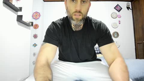 Antonioylola online show from 5, 1, 2025