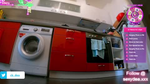 Snapshot of sexydea chatting on 30, 10, 2025 XDA online show from 30, 10, 2025