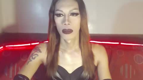 Snapshot of sexydevine_34 chatting on 1, 3, 2026 Devine online show from 1, 3, 2026