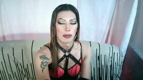 Snapshot of sexydevine_34 chatting on 11, 5, 2026 Devine online show from 11, 5, 2026
