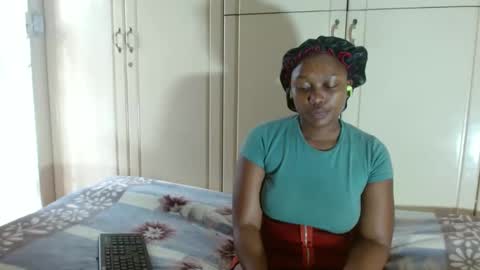 Snapshot of sexydollsx chatting on 29, 10, 2025 sexydollsx online show from 29, 10, 2025