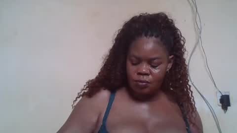 Snapshot of sexydove2 chatting on 17, 6, 2026 EMILY online show from 17, 6, 2026