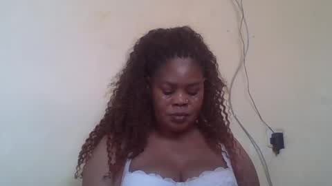 Snapshot of sexydove2 chatting on 18, 6, 2026 EMILY online show from 18, 6, 2026