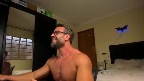 Snapshot of sexyflightz chatting on 29, 11, 2025 chris online show from 29, 11, 2025