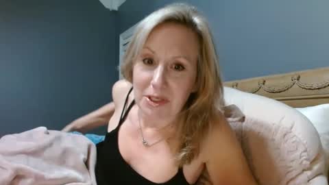 LisaisLuscious online show from 5, 1, 2025