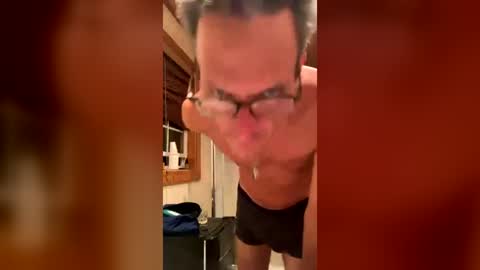sexyfuckingdaddy online show from 23, 7, 2026